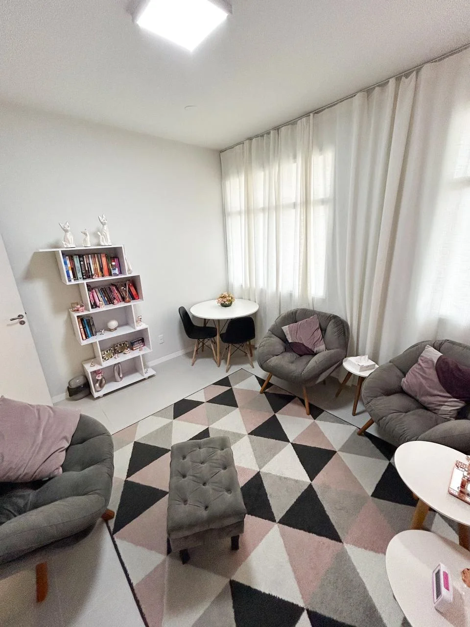 Sala de atendimento da clínica de psicologia Ceclir em São José
